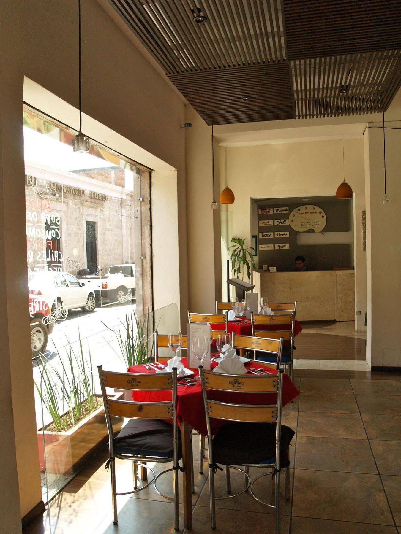 Hotel & Suites Galeria Morelia Exterior foto
